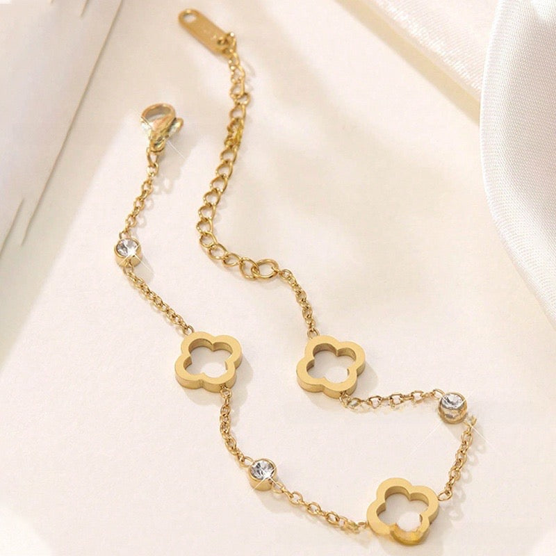 Clover Glow Bracelet