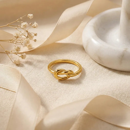 Eternity Knot Ring – 18K vergoldeter Edelstahl